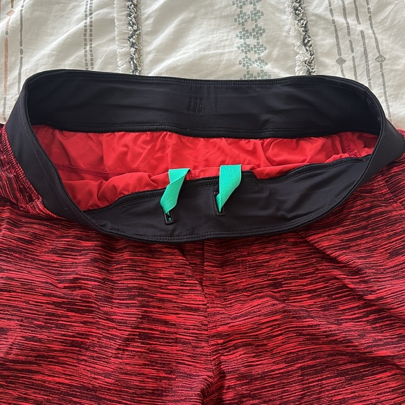 Men’s lululemon Core Shorts - Picture 5 of 5